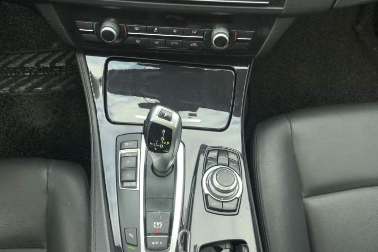 Used BMW 5 Series 2014 520Li Elegant Model