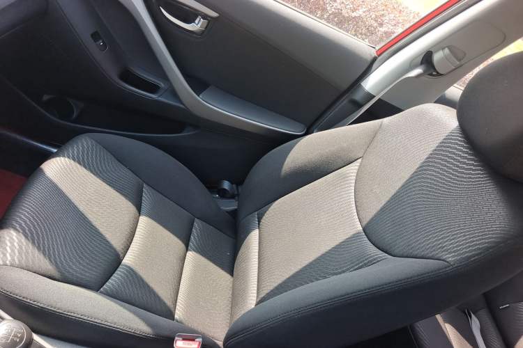 Used Hyundai Elantra (5th Generation / Langdong) 2015 1.6L Manual Leading Model