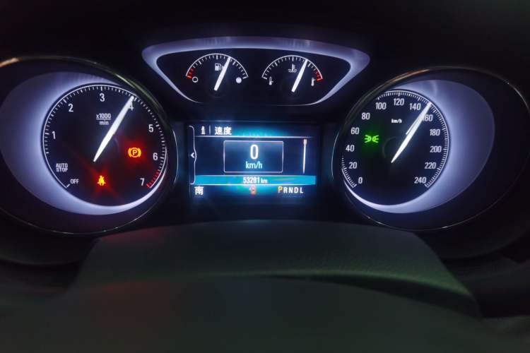Used Buick Envision 2018 28T Four-Wheel Drive Elite Version Odometer Close Up