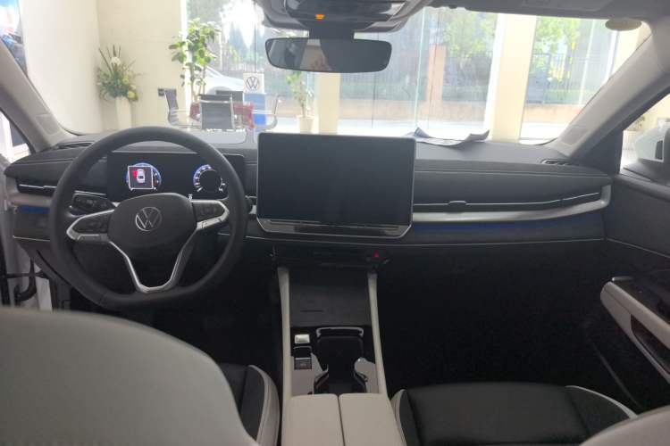 Used Volkswagen Sagitar 2026 Model L 300TSI DSG Luxury Version
