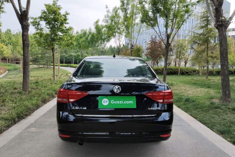 Used Volkswagen Lavida 2015 1.6L Automatic Comfort Edition Exterior 4