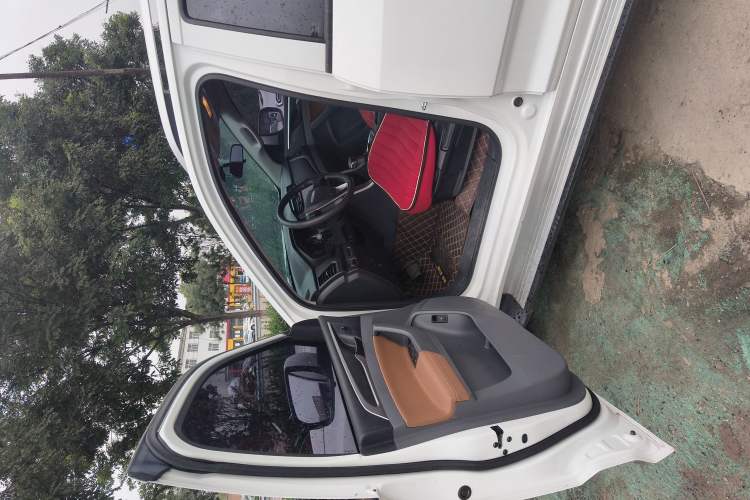 Used SAIC MAXUS T70 2020 2.0T Diesel Automatic 4x4 Australian Version Standard Box High Ground Clearance
