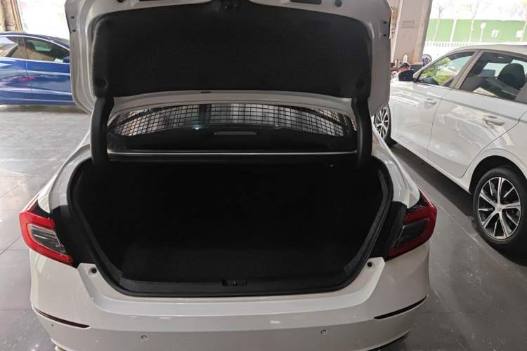 Used Honda Accord 2022 260TURBO Phantom Night · Prestige Edition Trunk