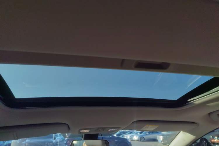 Used Mazda Mazda 8 2011 2.3L Ultimate Edition