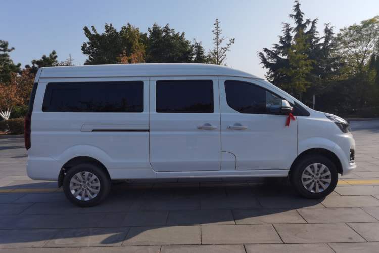 Used Jinbei Gold Hiace 2024 1.5L Passenger Vehicle Engineering Lion 9 Seats
