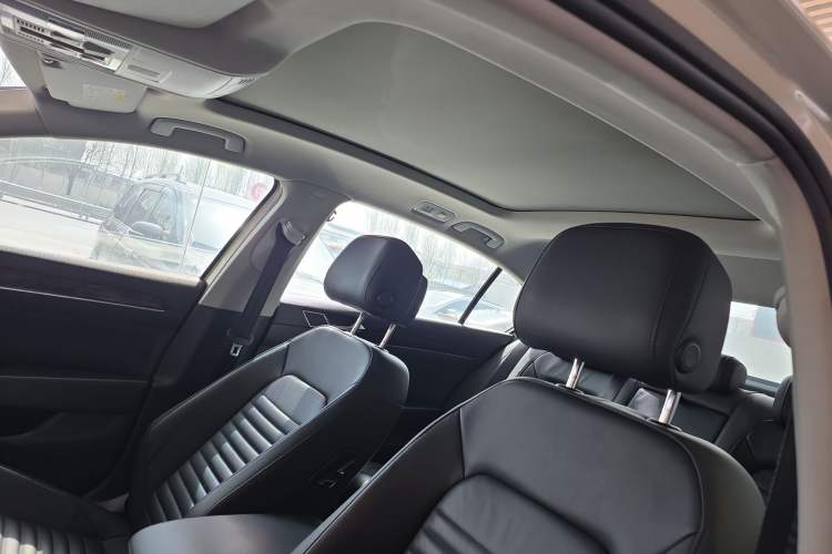 Used Volkswagen Magotan 2018 Facelift 330TSI DSG Luxury Model
