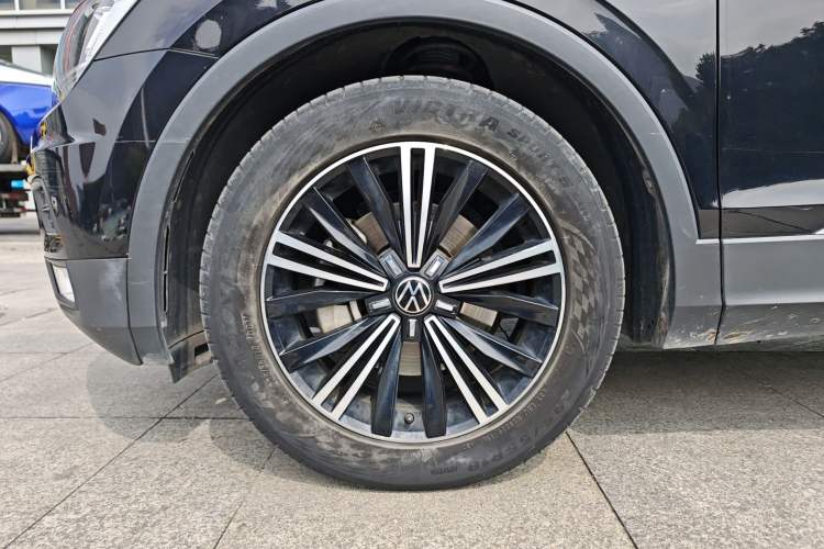 Used Volkswagen Tiguan L 2021 330TSI Automatic Two-Wheel Drive Smart Edition Exterior 5