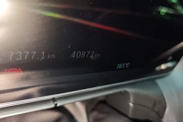 Used Mercedes-Benz C-Class 2023 C 200 L Sport Edition Odometer Close Up