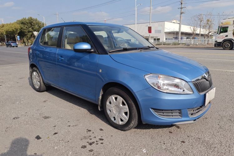 Used Skoda Fabia 2014 1.4L Automatic Crystal Edition
