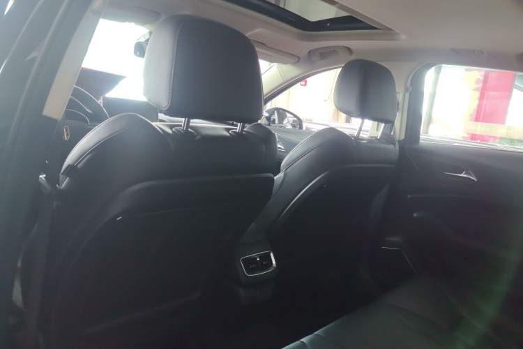 Used Hongqi H5 2022 Classic Model Facelift 1.5T DCT Qiyun Edition Headliner