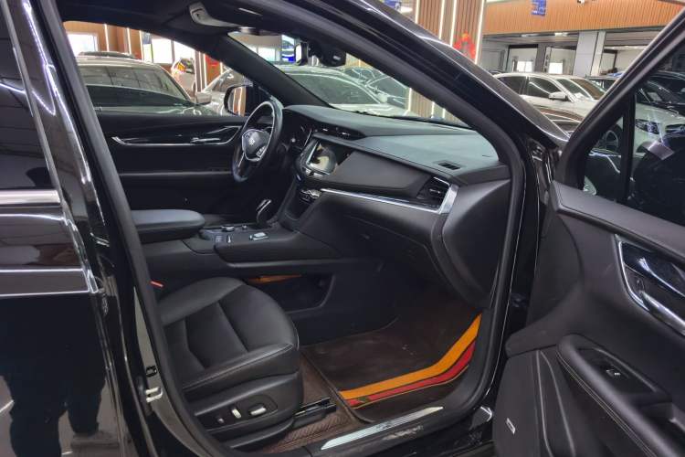 Used Cadillac XT5 2022 2.0T Two-Wheel Drive Luxury Version Exterior 6