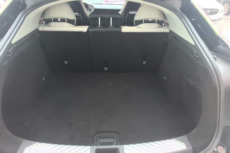 Used Lynk & Co 05 2020 2.0TD Two-Wheel Drive Shine Halo Interior 4