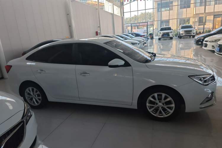 Used Roewe i5 2020 1.5L Manual 4G Connect Luxury Edition