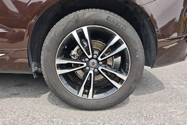 Used Volvo XC60 2019 T5 4x4 Smart Edition China V Standard Exterior 4