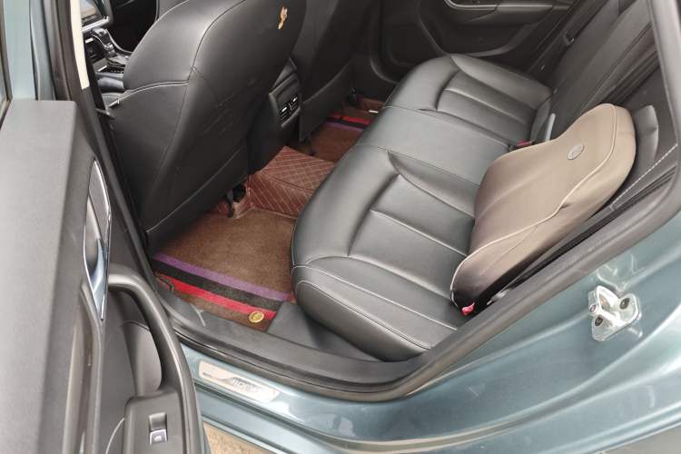 Used Roewe i6 2018 20T Automatic Internet Smart Edition Interior 3