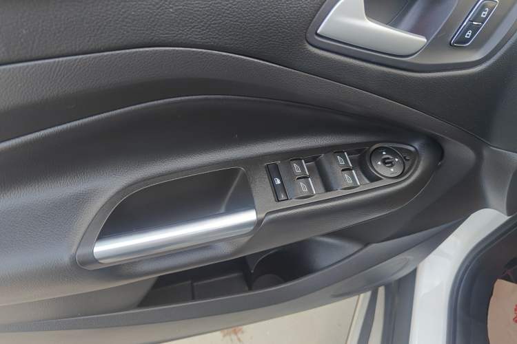 Used Ford Kuga 2015 2.0L GTDi Four-Wheel Drive Prestige Model