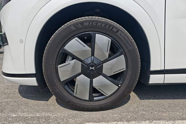 Used XPeng X9 2024 702 Ultra-Long Range Pro
