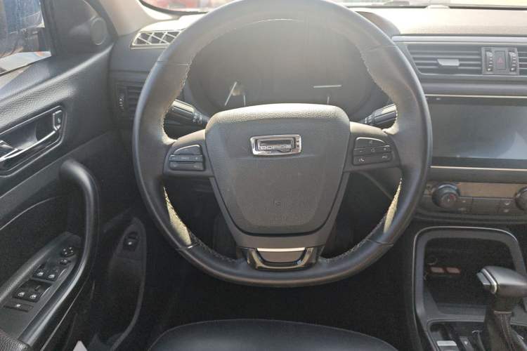 Used Qoros 5 2018 Revised Version 1.6T Automatic Leading Edition