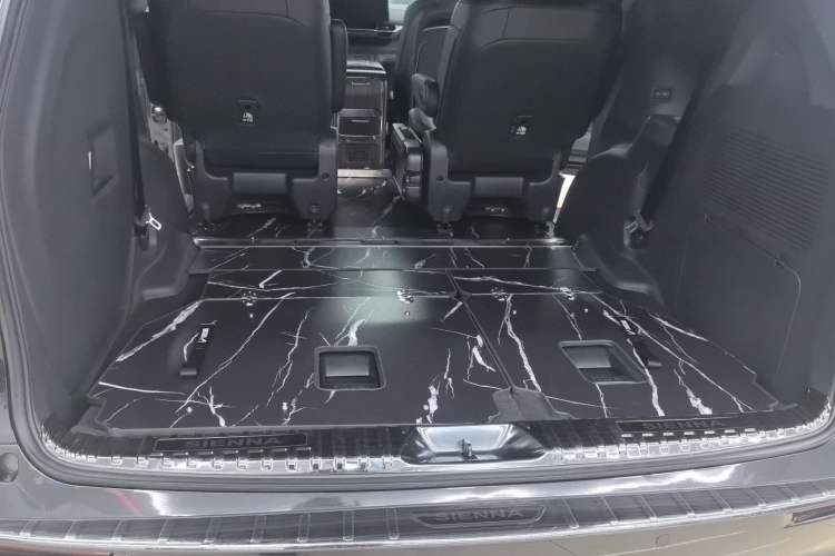 Used Toyota SIENNA 2021 2.5L Hybrid Premium Edition