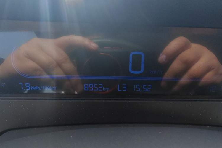 Used Geely Galaxy Panda 2025 210km Panda Rider Odometer Close Up