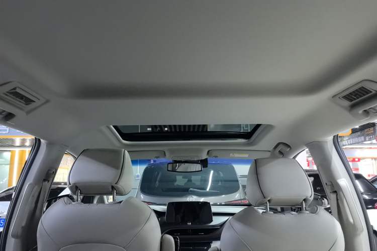 Used Buick GL8 2022 Land Business Class 652T Luxury Model Headliner