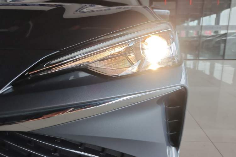 Used Roewe i5 2023 1.5L Manual Comfort Edition