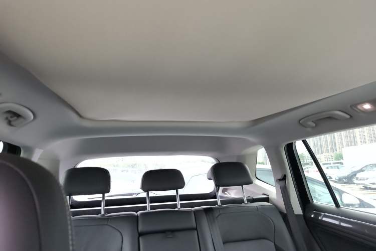 Used Volkswagen Tiguan L 2017 330TSI Automatic Two-Wheel Drive Luxury Edition
