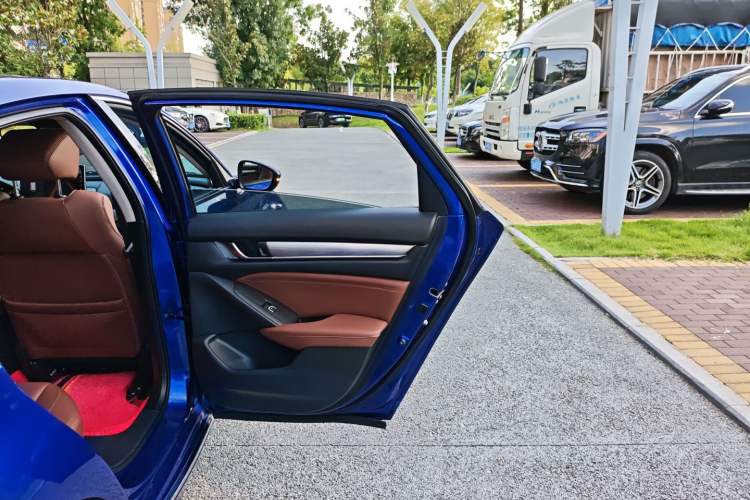 Used Honda Accord 2018 Rui Hybrid 2.0L Rui Ling Edition China VI
