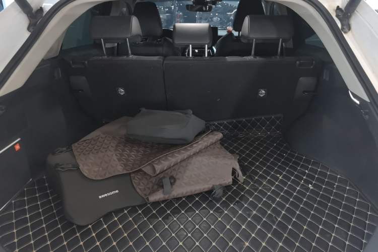 Used Toyota Venza 2022 Dual-Engine 2.5L CVT Two-Wheel Drive Prestige Edition Interior 3