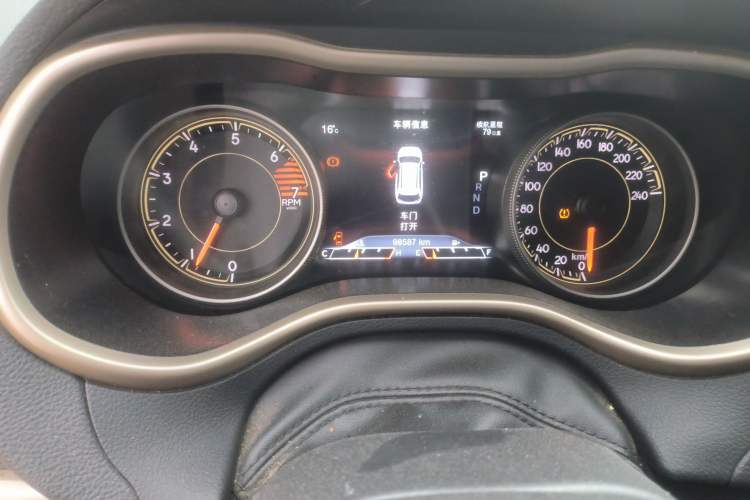 Used Jeep Cherokee 2017 2.0L Superior Edition
