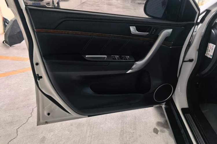 Used Haval H6 2017 Red-Label Sport Edition 1.5T Manual Two-Wheel Drive Elite Model
