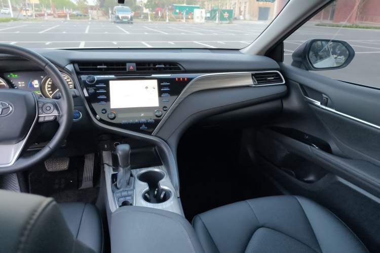 Used Toyota Camry 2018 Dual-Engine 2.5 HG Luxury Edition
