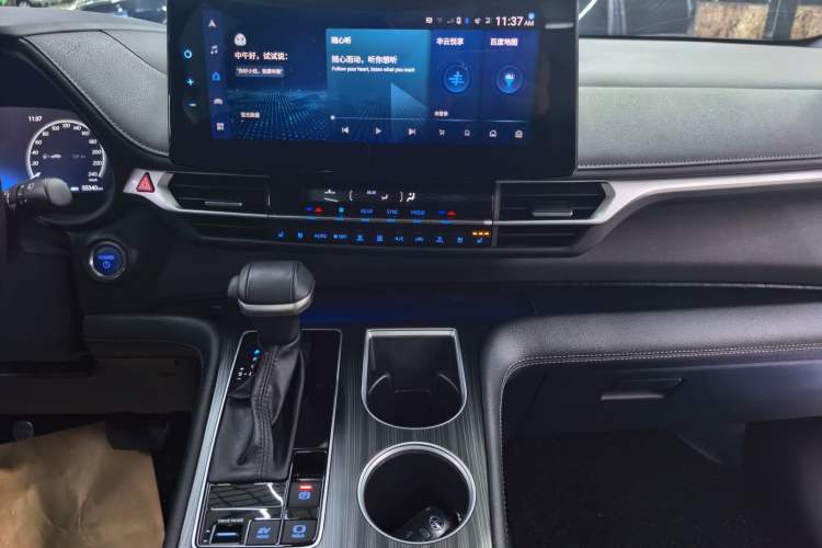 Used Toyota SIENNA 2021 2.5L Hybrid Ultimate Edition Interior 2