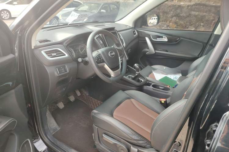 Used SWM X7 2020 2.0L Manual Elite Version 7 Seats
