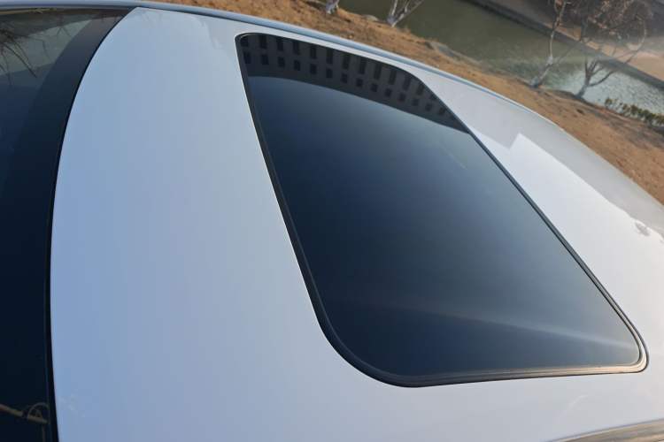 Used Toyota Corolla 2018 Dual-Engine 1.8L E-CVT Smart Edition
