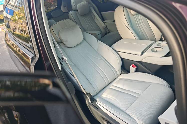 Used XPeng X9 2025 740 Ultra-Long Range Max