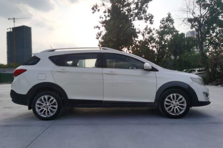 Used Dongfeng Aeolus AX3 2016 1.5L Manual ZhiKu Model