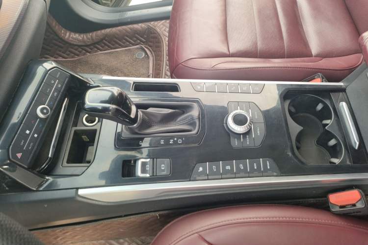 Used Wey VV7 2017 2.0T Flagship Model Gear Lever