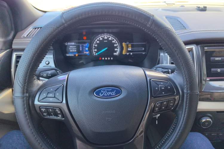 Used Ford Everest 2016 2.0T Gasoline Automatic 4x4 Flagship Edition
