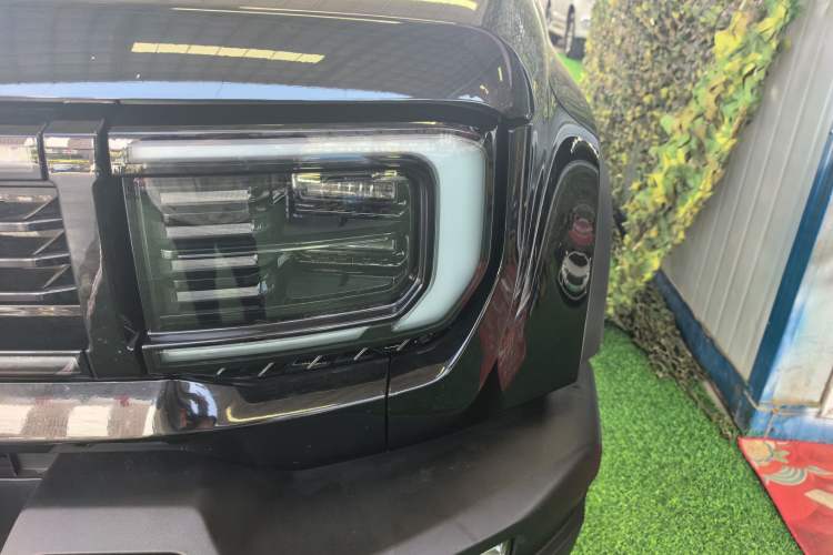 Used BAIC Off-Road BJ40 2024 2.0T All-New Urban Hunter Edition Chivalrous Style