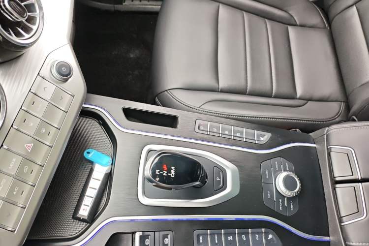 Used Wey VV7 2019 Upgraded Model 2.0T Ultra-Luxury Version China VI Standard