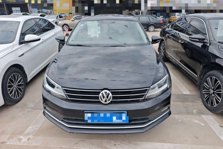 Used Volkswagen Sagitar 2017 230TSI Automatic Comfort Version
