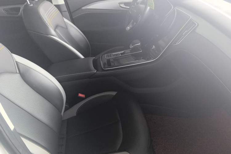 Used Roewe i6 MAX New Energy 2020 1.5T PHEV Cool & Stylish Skyroof Edition
