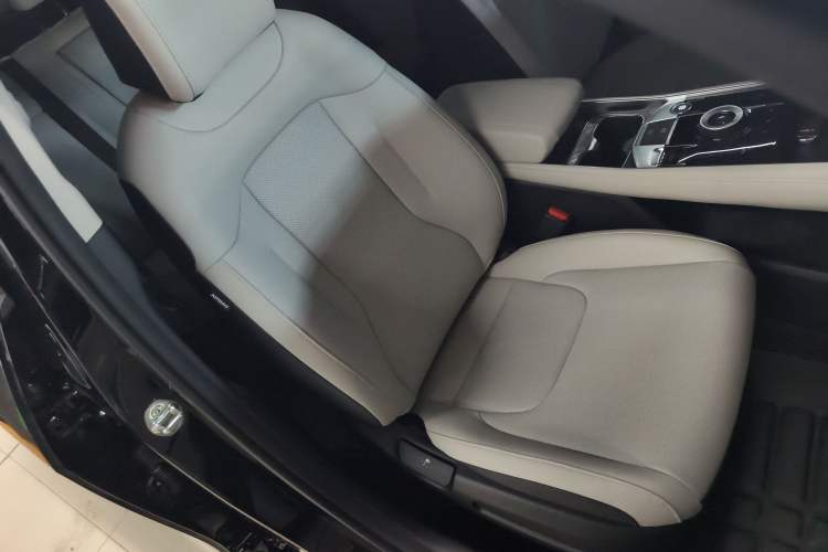 Used Kia Sportage (Chinese Domestic Model) 2025 1.5T Two-Wheel Drive Prestige Smart Enjoyment Version Right Front Seat