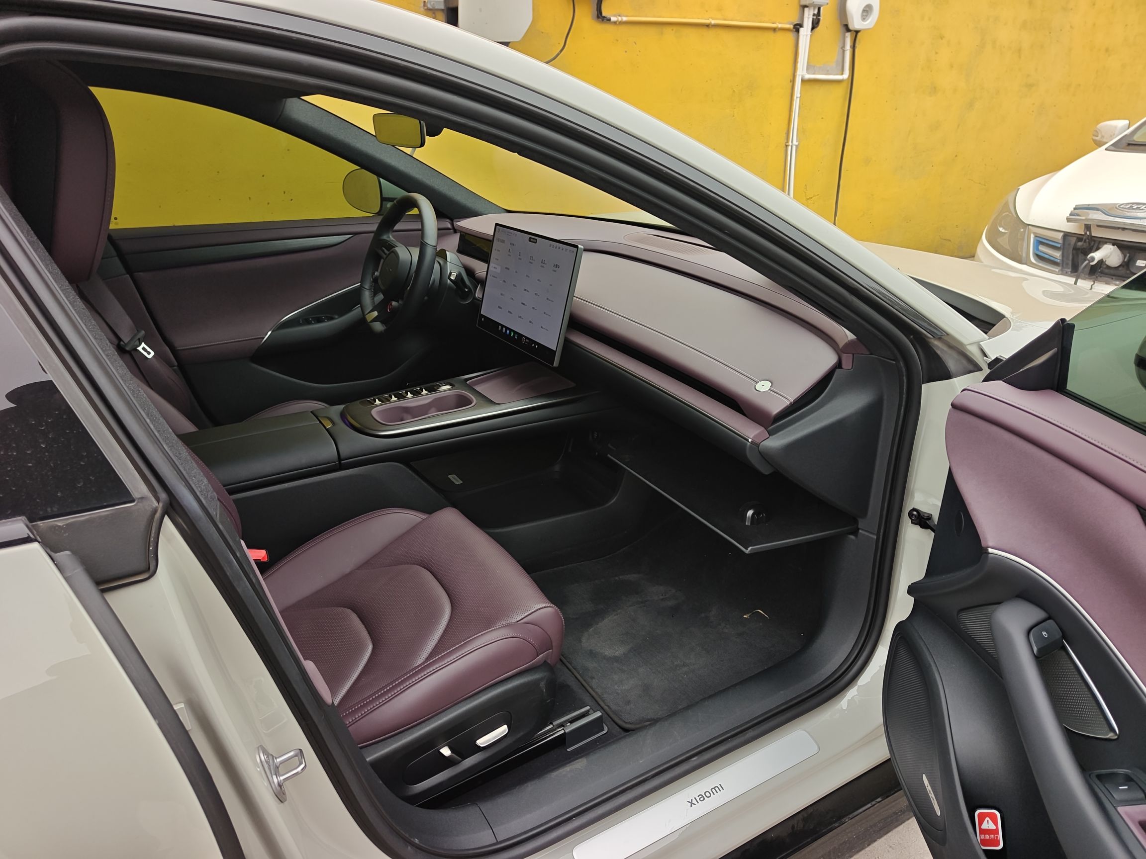 Xiaomi Auto SU7 2024 Rear-Drive Ultra-Long Range Advanced Pro-Level Intelligent Driving Version — снимка 10
