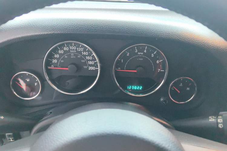 Used Jeep Wrangler 2014 3.0L Sahara Four-Door Edition
