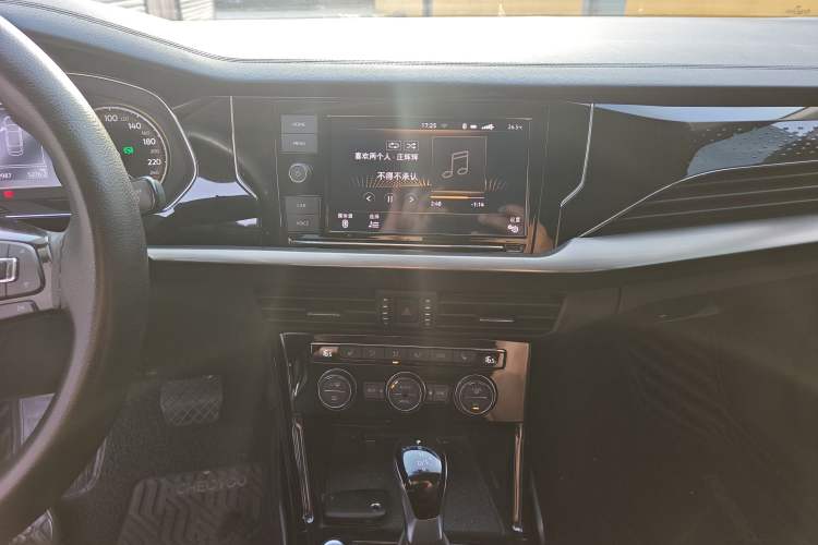 Used Volkswagen Passat 2019 330TSI Elite Edition China VI Interior 3