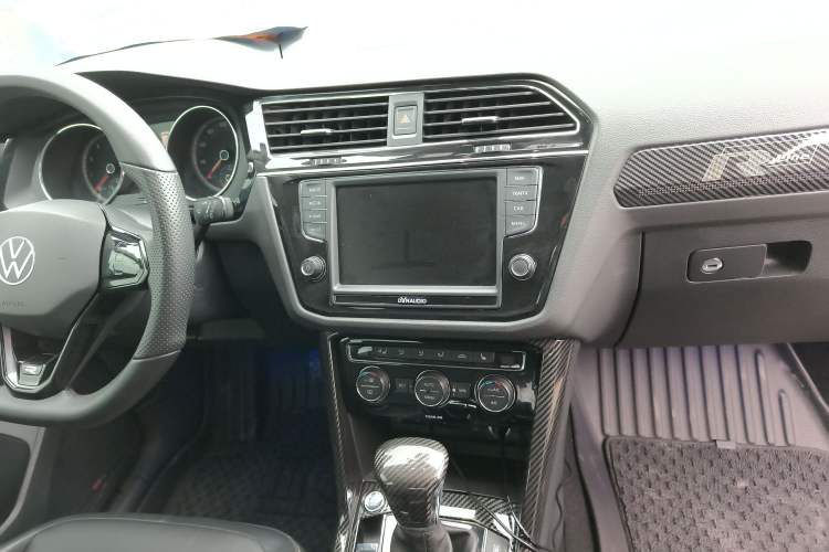 Used Volkswagen Tiguan L 2017 330TSI Automatic Two-Wheel Drive Luxury Edition
