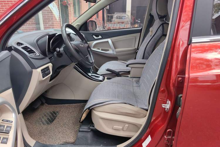 Used Chery Tiggo 5 2014 2.0L CVT Family Deluxe Edition Interior 1