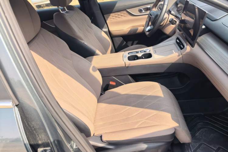 Used Chery Tiggo 8 PLUS 2025 290TGDI DCT Prestige 5-Seater Right Front Seat